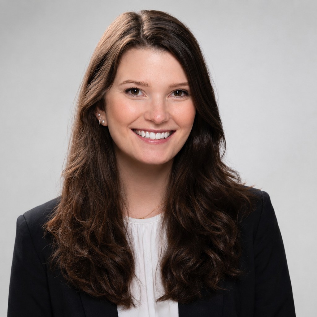 Headshot of Allie Kusnierczyk, Nurse Practitioner at Red Leaf Wellness Edmonton